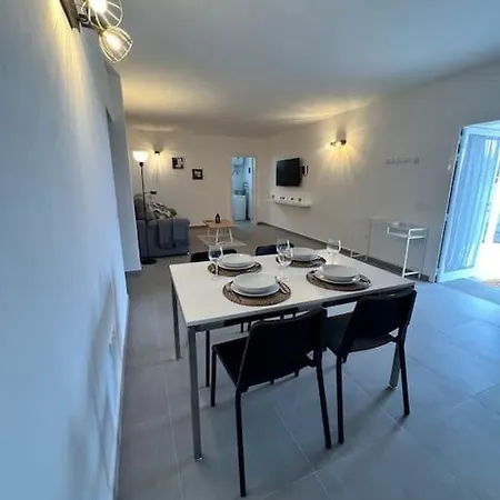 El Cercado Apartment *